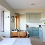 Ξενοδοχείο με διαμερίσματα West Bay 3*
