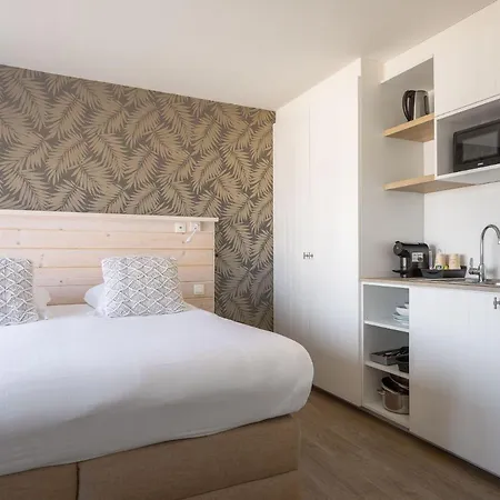 Hotel apartamentowy West Bay 3*