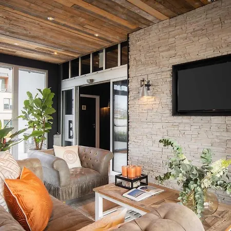 West Bay アパートホテル ミデルケルケ