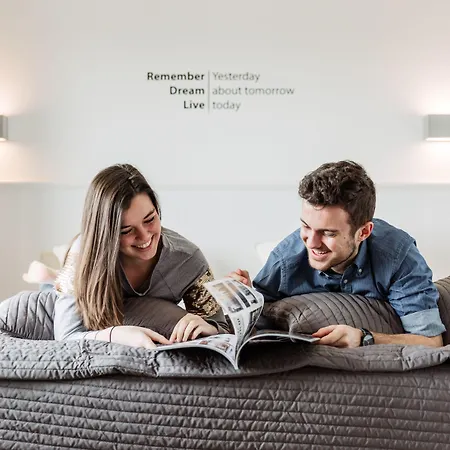 アパートホテル West Bay ミデルケルケ