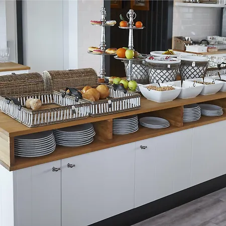 アパートホテル West Bay 3*