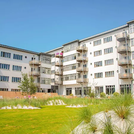 West Bay Aparthotel 3*