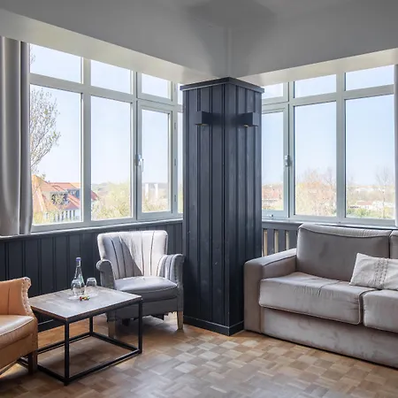 West Bay Aparthotel 3*