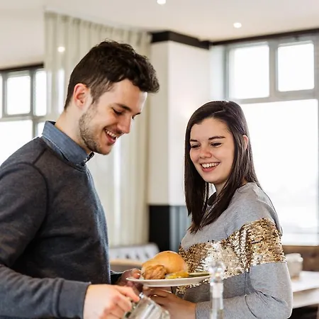 West Bay Apartmanhotel 3*