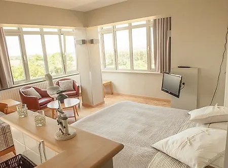 Hotel apartamentowy West Bay 3*