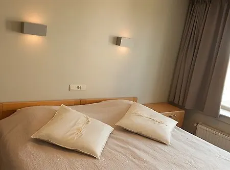 Hotel apartamentowy West Bay 3*
