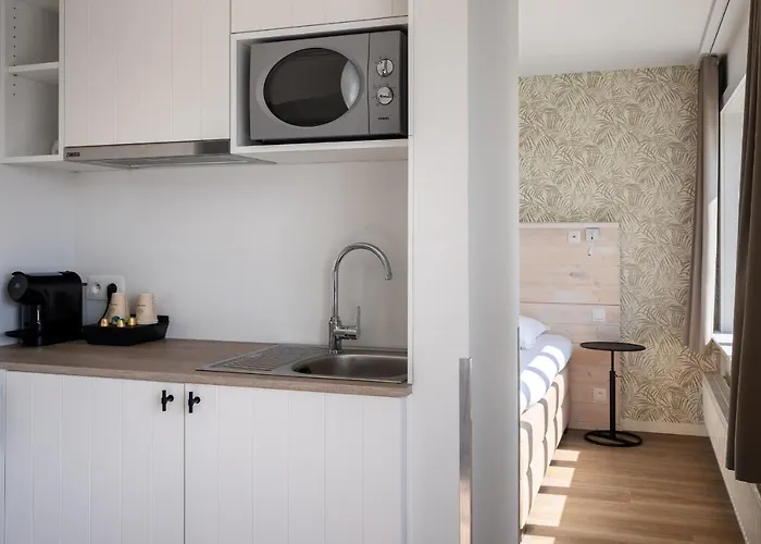 West Bay Aparthotel 3*