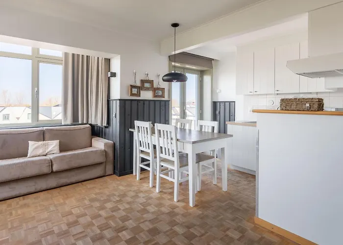 Aparthotel West Bay 3*