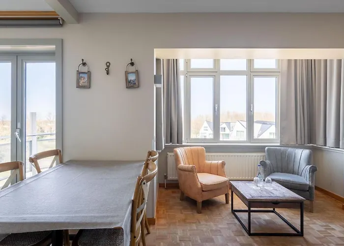 Aparthotel West Bay 3*