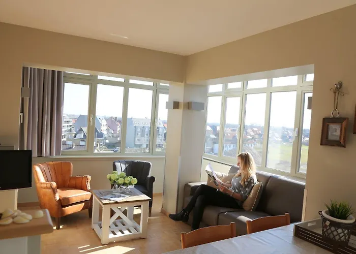 Aparthotel West Bay 3*