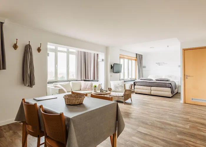 Aparthotel West Bay 3*