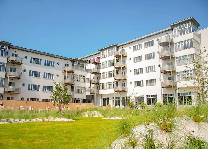 West Bay Aparthotel 3*