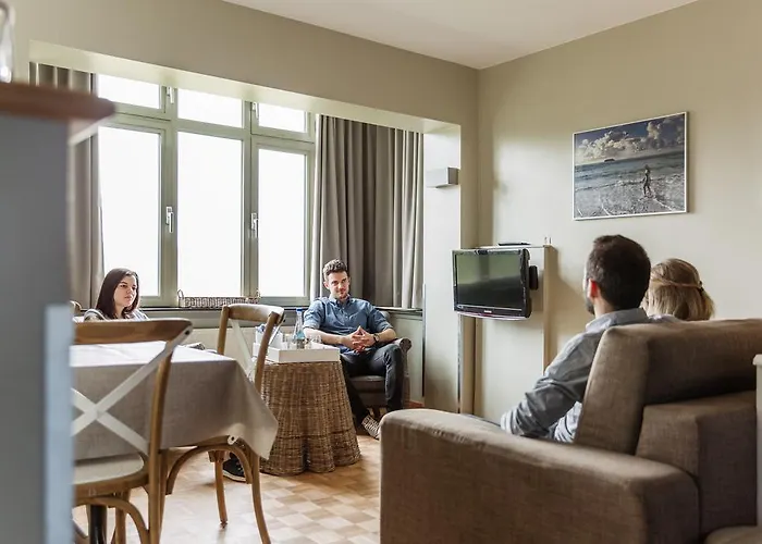 Aparthotel West Bay 3*